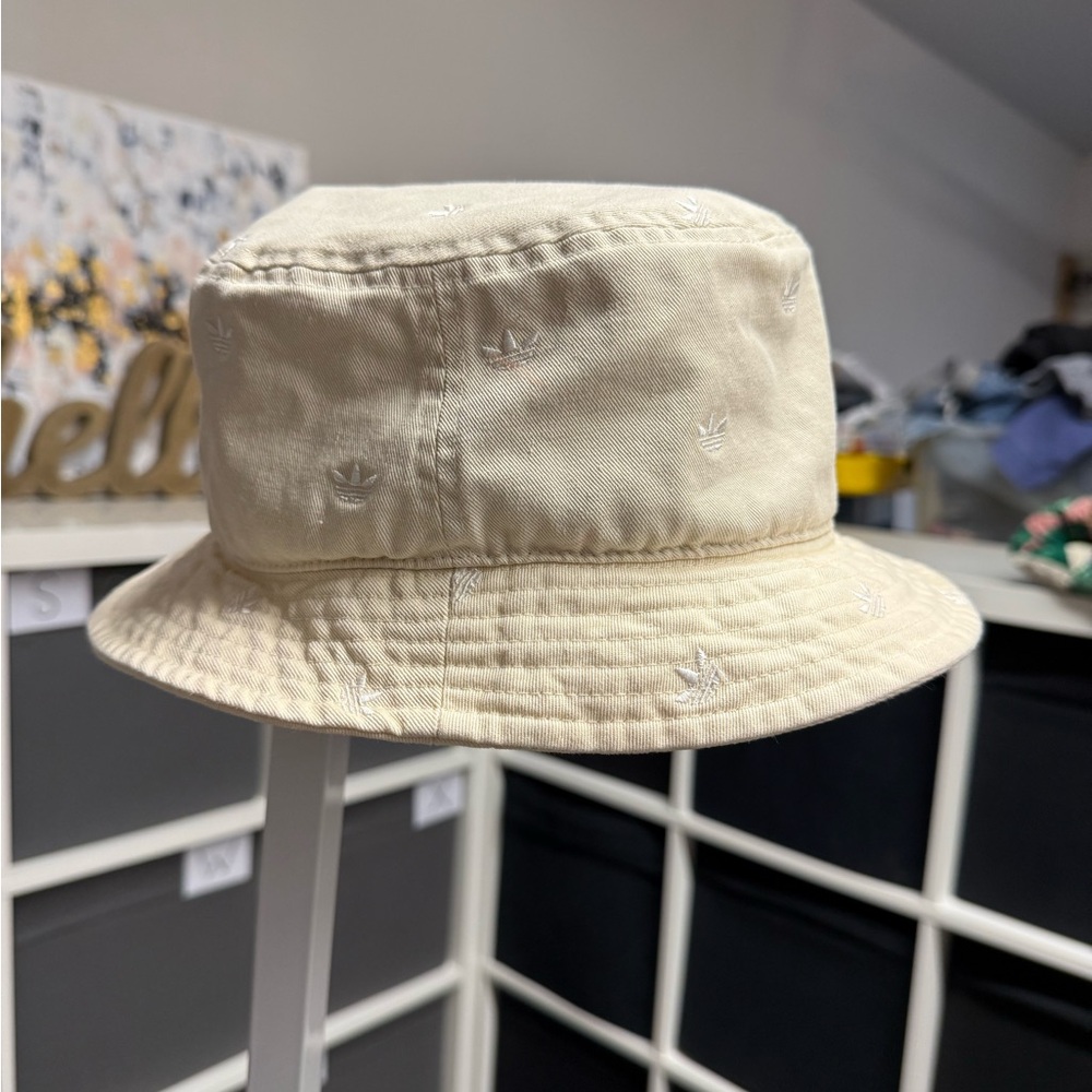 Adidas Cream Embroidered Logo Bucket Hat - Picture 4 of 6